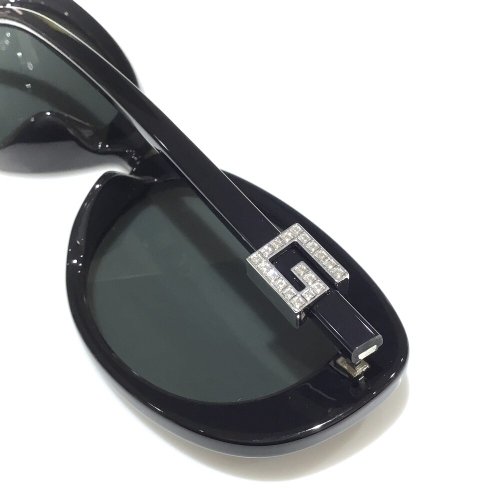 日差しに負けないデザインサングラス ｜GUCCI グッチ