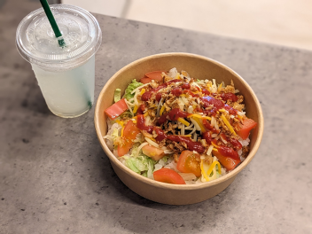 【niki taco】子供にも大人にも食べてほしい!肉の旨みが際立つ辛くないタコライス