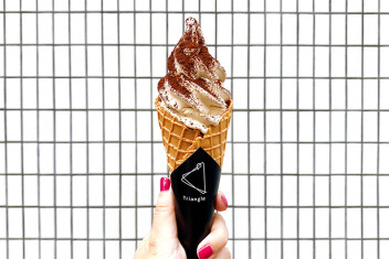【Triangle】蔵前の逸品を使った大人な味わいのソフトクリーム
