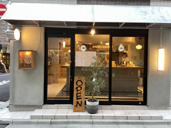 【立ち飲み 台東STAND】気軽にワインが飲める立ち飲み「タイスタ」が浅草橋駅前にOPEN!