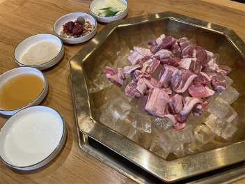 【SAINUU冰煮羊炉】この冬は氷から煮るモンゴル伝統の羊鍋「冰煮羊炉鍋」で決まり！