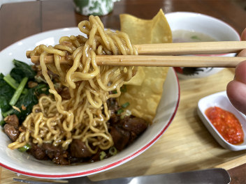 【Warung SUKA】現地さながら!インドネシアのストリートフードを堪能しよう