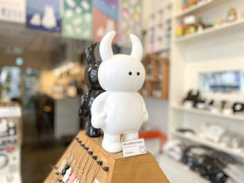 【STUDIO UAMOU】御徒町の高架下で出会う、宇宙からやってきたおともだち