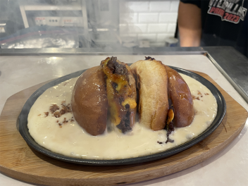 【American Diner ANDRA】話題沸騰！チーズにインしたバーガーを体験しよう