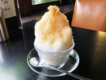 【カヤバ珈琲】ピリッと辛口で後味爽やか！　生姜を使ったかき氷