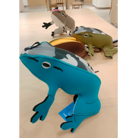 新品 ARABIA ボタニカ リンゴンベリーオリジナルボックス入り ヘリテイジ〉新色上野パンダイラストちょこっとポーチ | ヘリテイジ