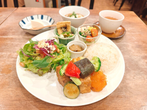 【豆腐room Dy's】野菜をふんだんに使ったヘルシーな豆腐料理