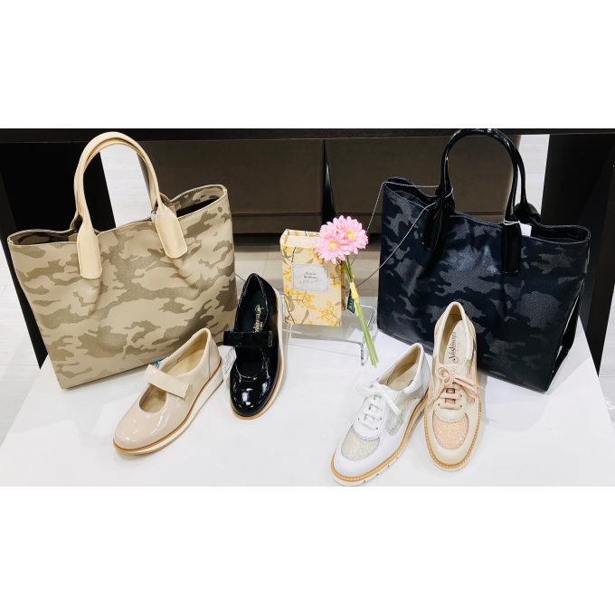 ＜銀座ヨシノヤ＞　着脱楽々！晴雨兼用タウンシューズ ✨