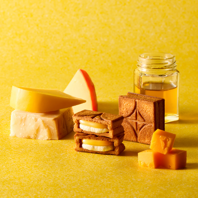 4種のチーズとバターが織りなす濃厚で贅沢なひとくち。