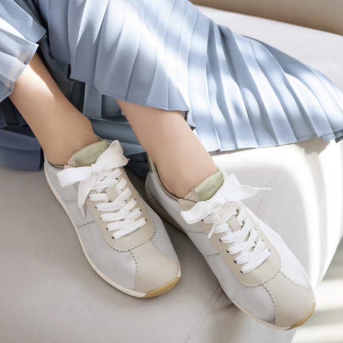 ✨　大人のための春の心地よい一足　🌸 〈 フィットフィット 〉  New 春の新色🌿《 サテンソフトフラットスニーカー620 》🌸