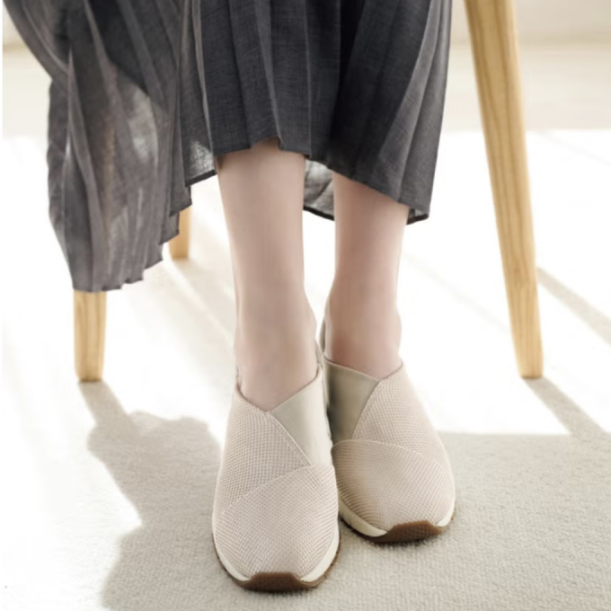    🍀〈 フィットフィット 〉 🌷🌱お出かけ日和〜その5《  ハンズフリークロスインステップスニーカー 》👟