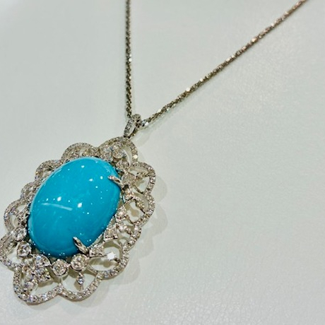 涼しげな大人のスタイルを演出するのに最適なターコイズのご紹介