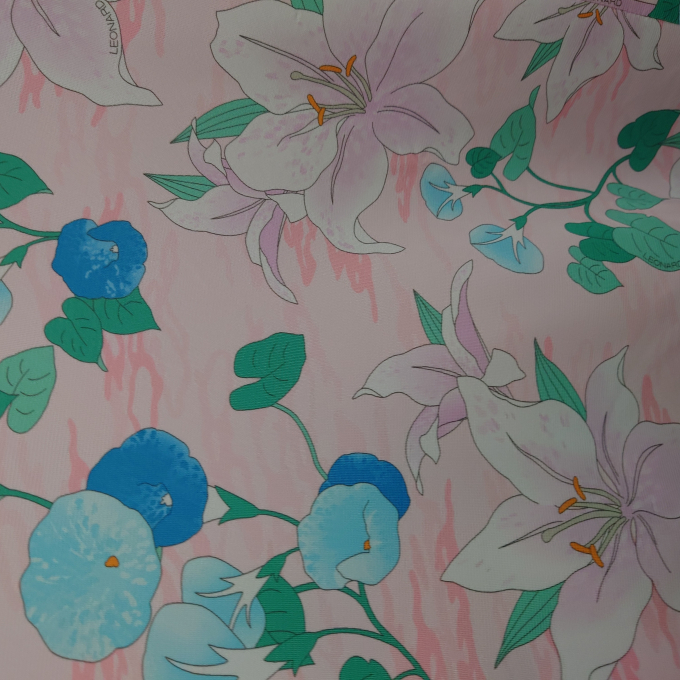 〈レオナール〉スポーツフェア