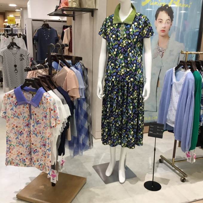 チューリップ柄のポロシャツ🌷