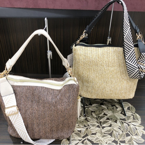 〈クリスタルティアラ〉新作バッグ入荷しました👜✨