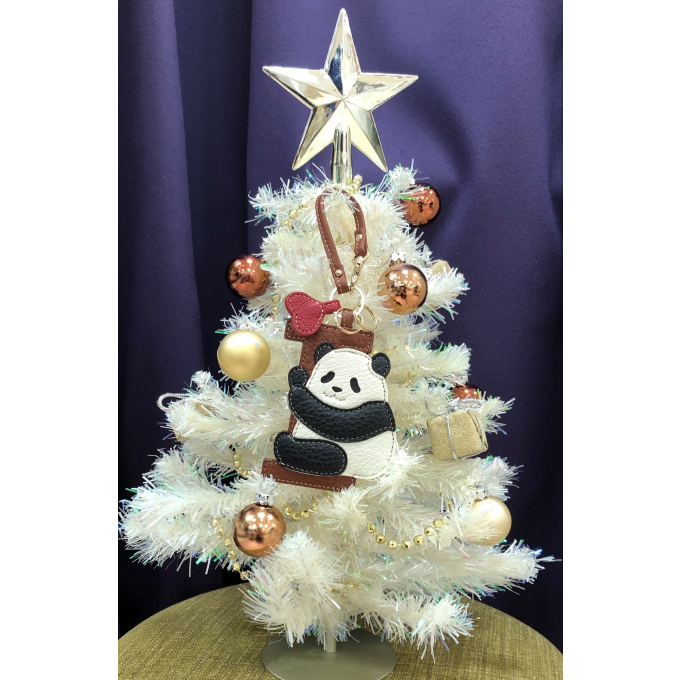 〈イビサ〉ギュッ❤️可愛いパンダチャーム🐼✨