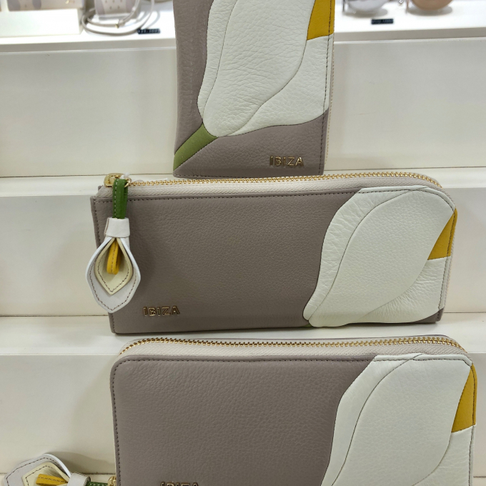 〈イビサ〉プレーサ💐L字長財布