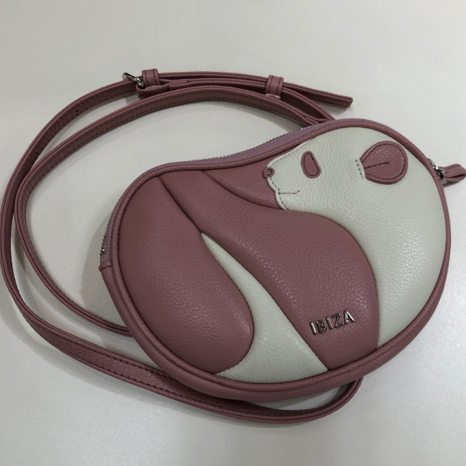 〈イビサ〉🌸パンダレザーポシェット🐼🌸