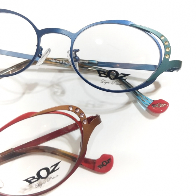 アシメントリーを楽しむ インポート眼鏡｜メタルフレームの発色も美しい BOZ ボズ のOZINE