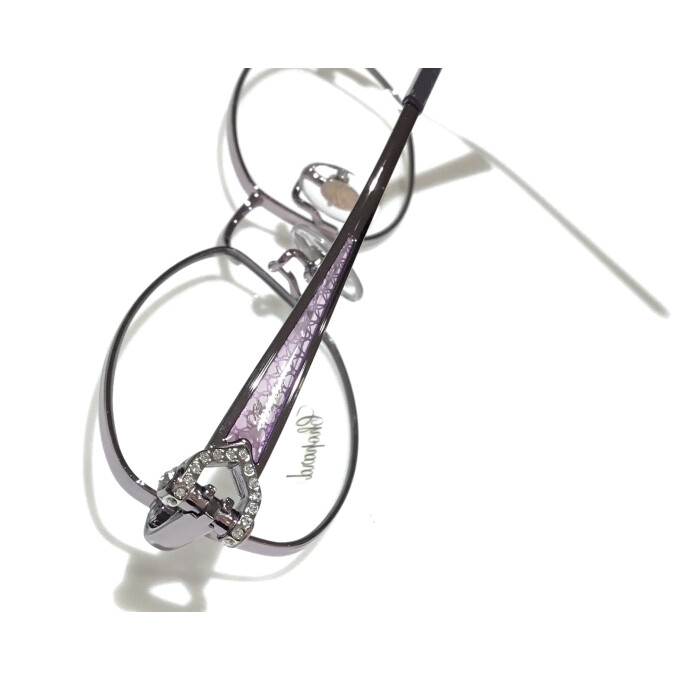 目元に添えるインペリアーレ｜メガネサロンのCHOPARD ショパール