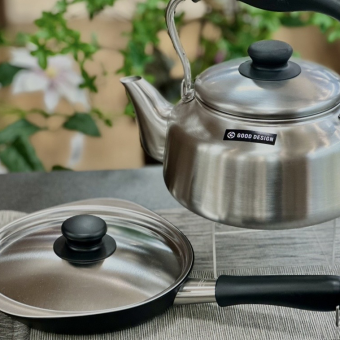 「柳宗理」取り扱い始めました。