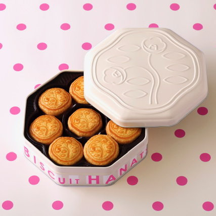 数量限定商品「花椿ビスケット24枚入 限定缶クラシックアイボリー」のご紹介