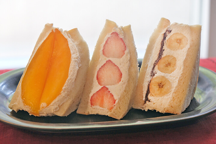 【フルーツサンド屋SUN】果物の香り広がるサンドイッチ