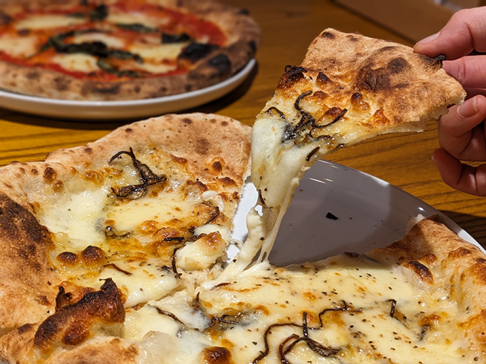 【ピザ屋 想兵衛】薪窯で焼く生地が絶品！親しみ溢れる下町のピザ屋