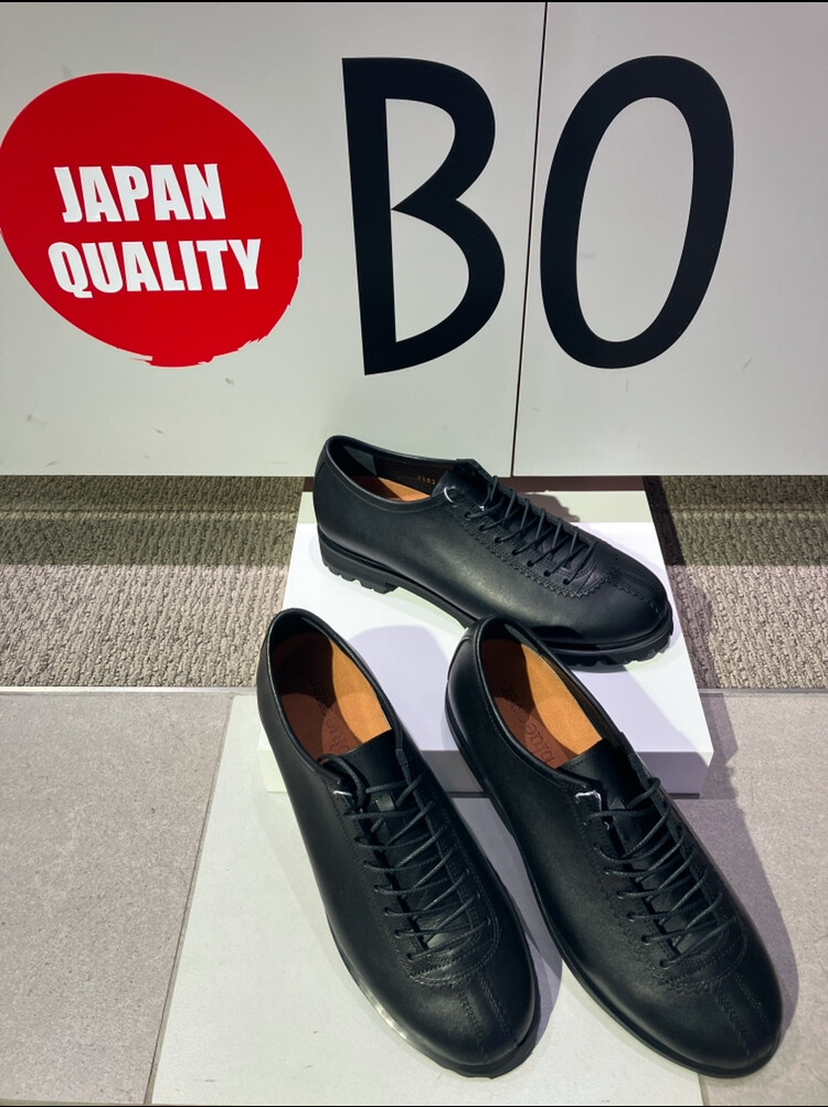 ブルーオーバー新作シューズ👟