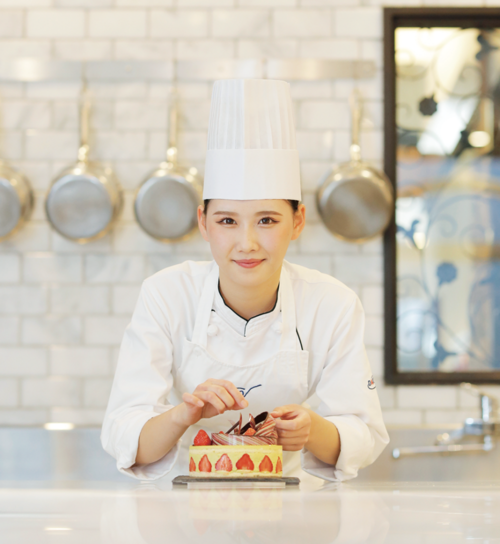 2 24 3 2 パティシエの卵 大阪調理製菓専門学校 の学生さんが作るケーキが登場 ごちそうパラダイス 大丸梅田店公式 Shop Blog