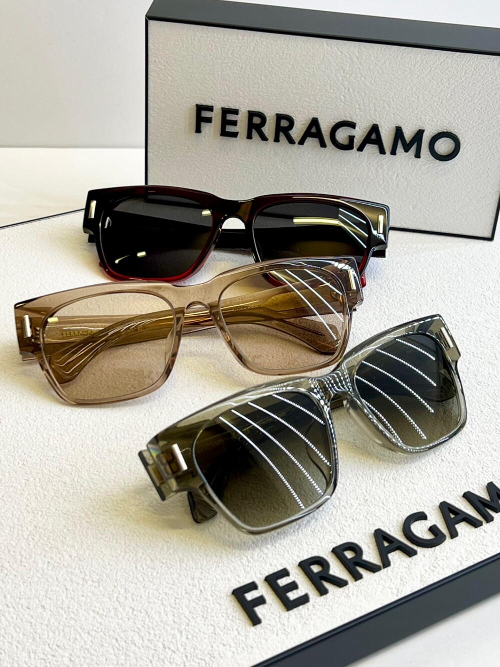 🕶️ FERAGAMO 🕶️