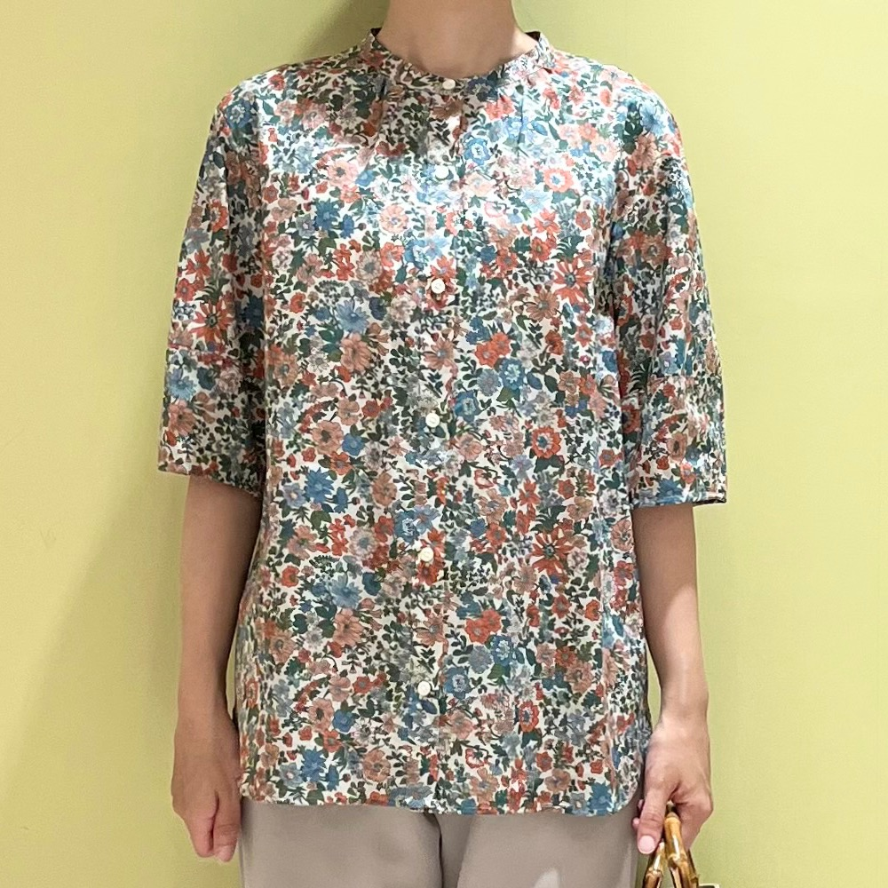 【6F J.PRESS LADIES】レトロなリバティ柄ブラウス