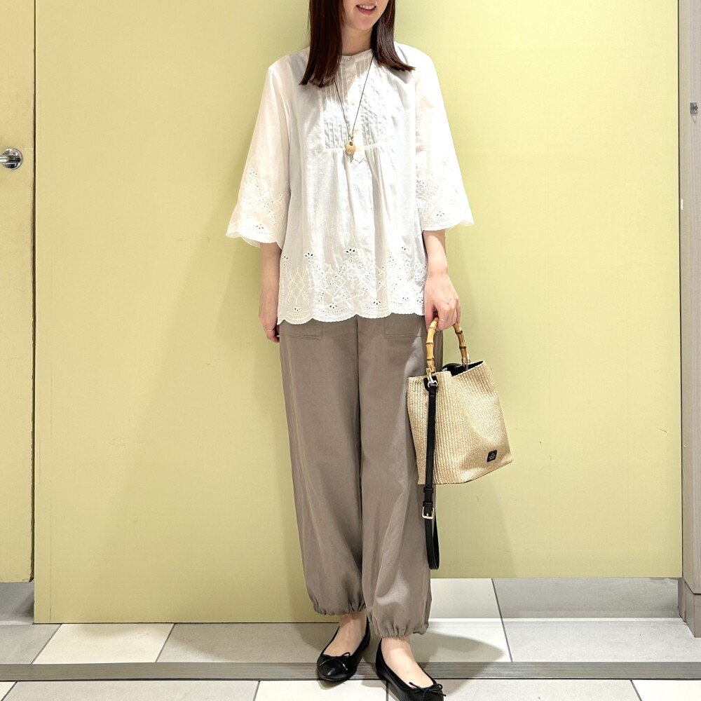 【6F J.PRESS LADIES】華やかな刺繍ブラウス