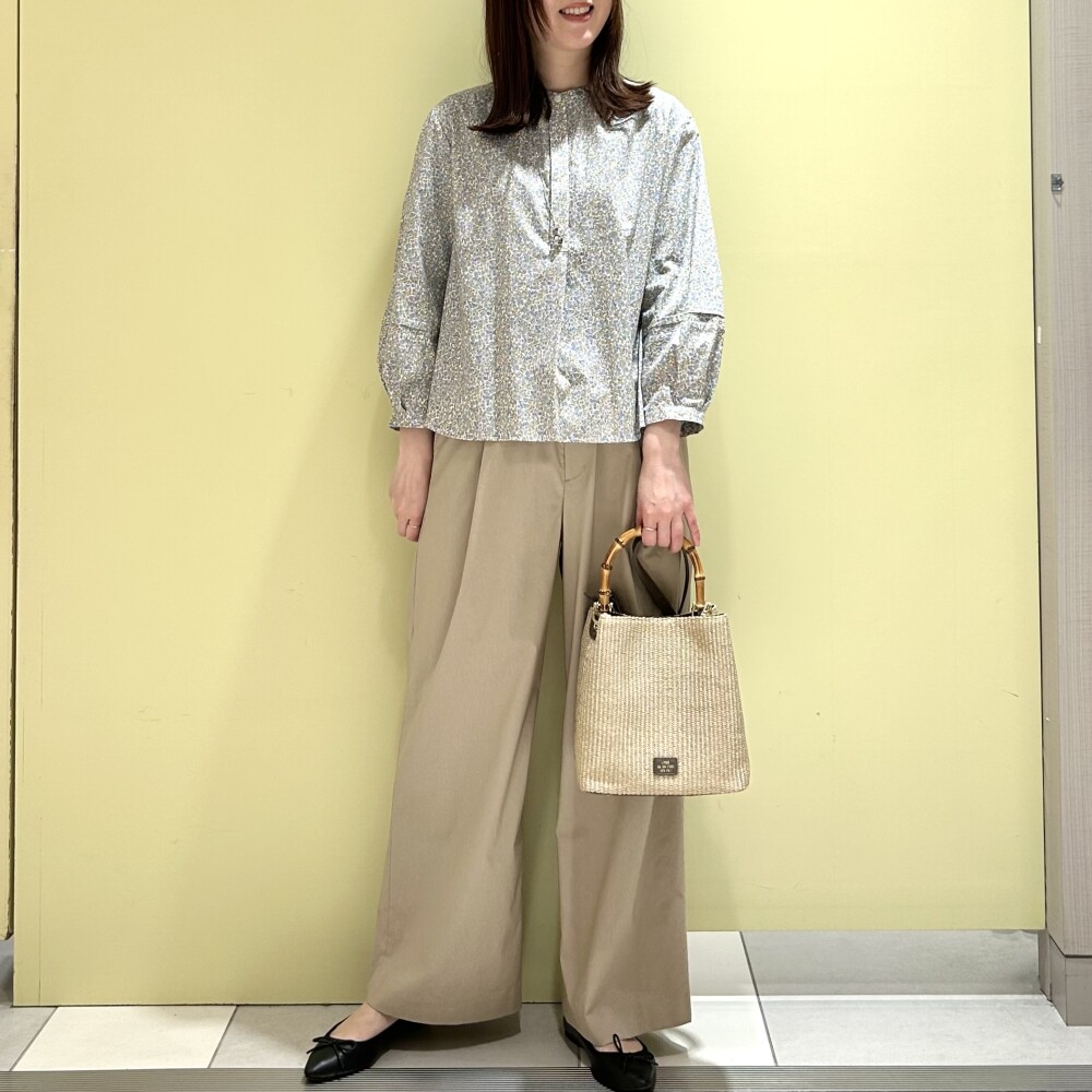 【6F J.PRESS LADIES】春らしいリバティ柄ブラウス