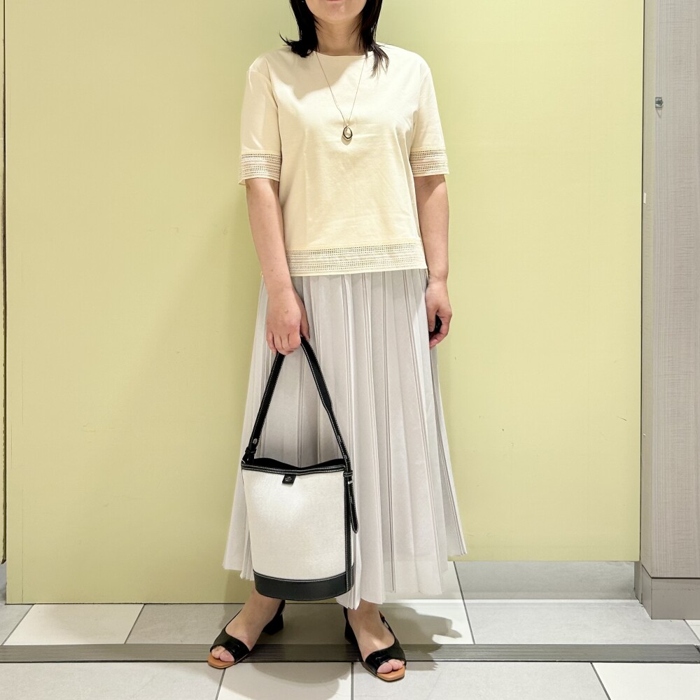 【6F J.PRESS LADIES】幾何柄レースが上品なカットソーでお出かけコーデ
