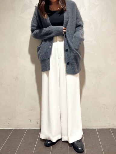 カリテスケープ☆冬のホワイトパンツスタイル