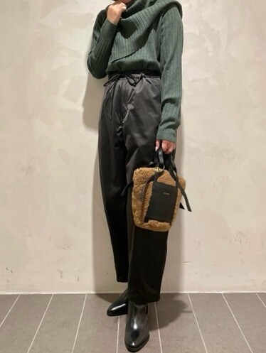 カリテスケープ☆スヌード付ニットでアクセントあるコーデ♪