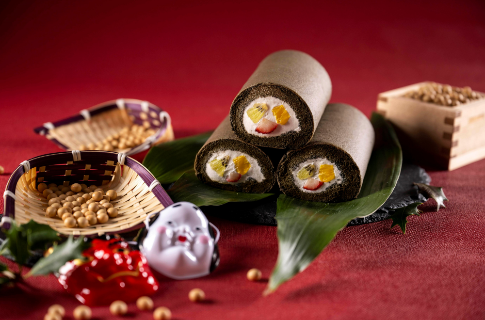 まるで本物の恵方巻⁉なロールケーキ✨　あまーい幸せを丸かぶり👹