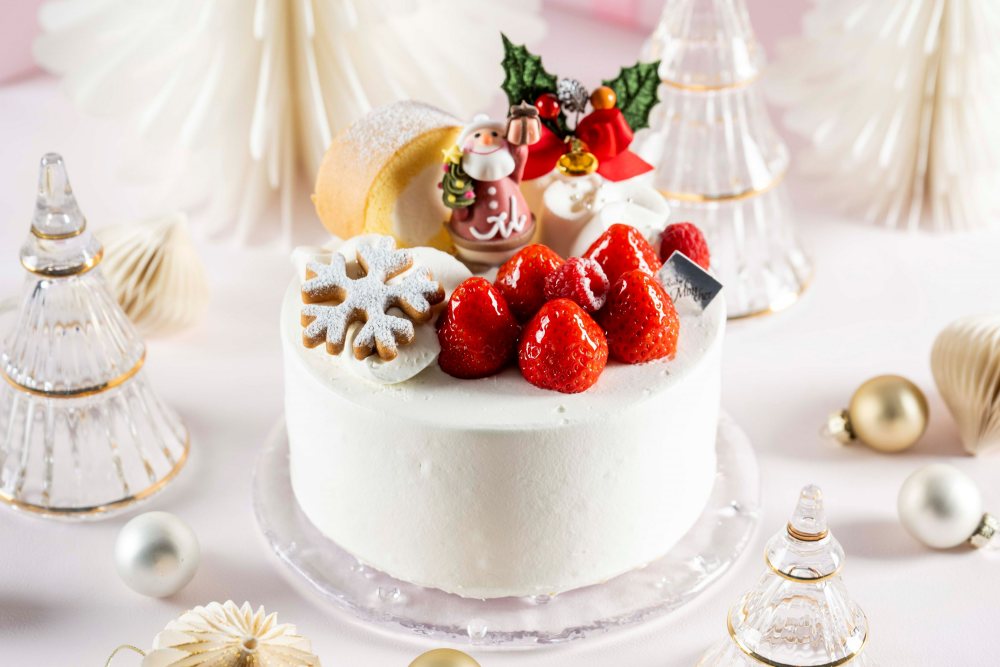 小さな「堂島ロール」が目印！　定番クリスマスケーキ🍰✨