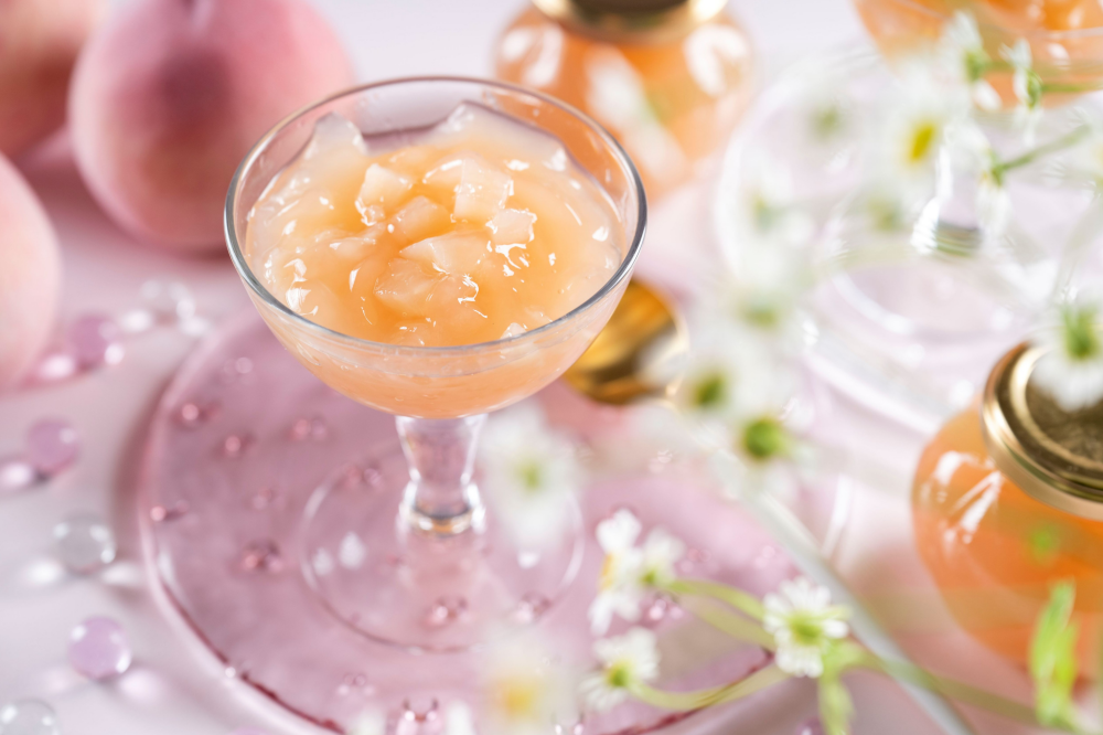 国産白桃を使用🍑　期間限定とろけるゼリー😋