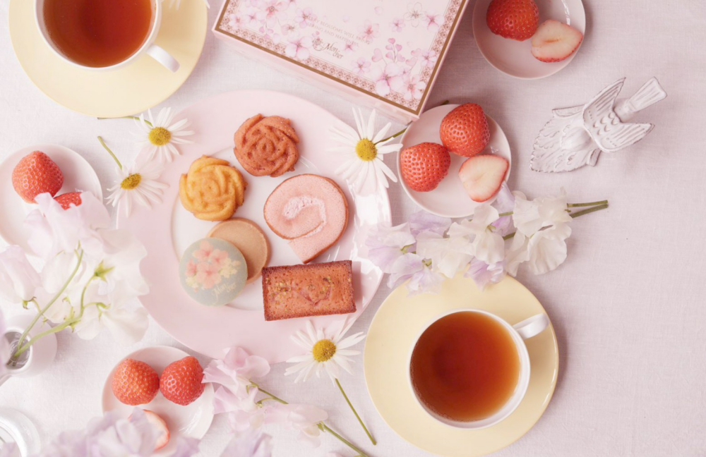 春はすぐそこ🌸　花芽くカラーの焼菓子ボックス✨