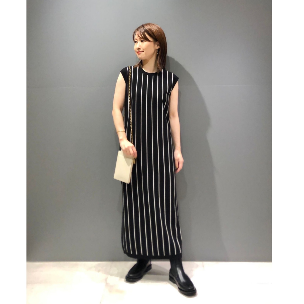 ストライプ柄が美しい ニットドレス