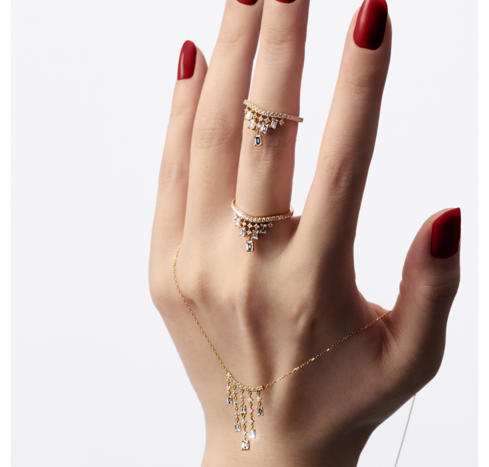 <AHKAH>おすすめアイテムのご紹介 ～シャンデリアスウェイ～