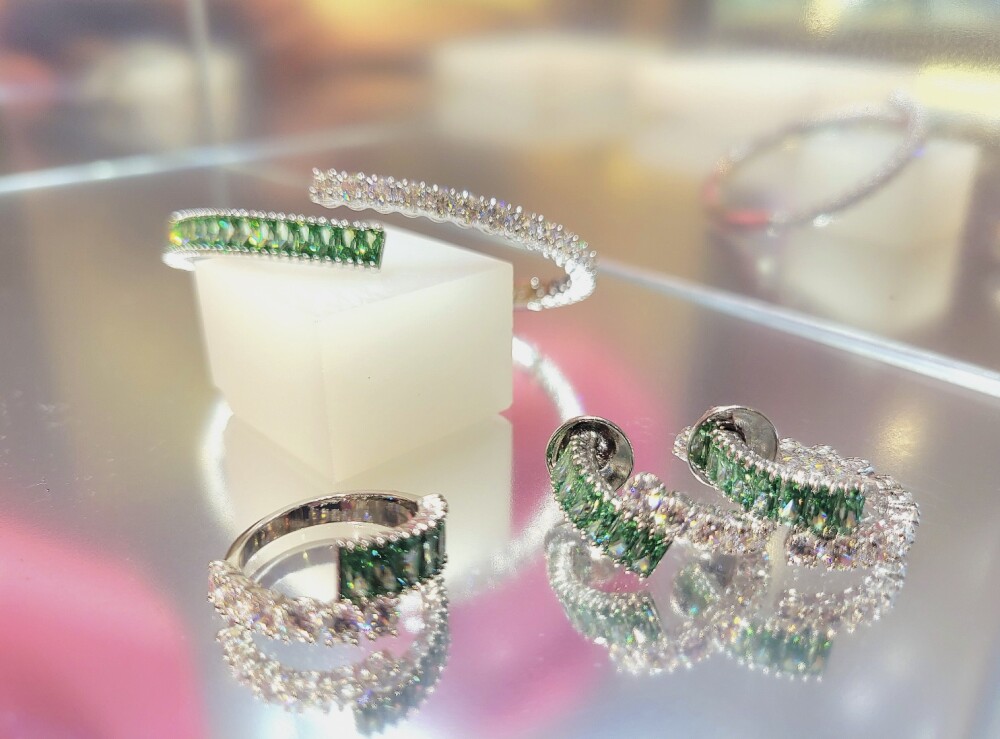 💍新作✨夏を愉しむカラージュエリー🌿