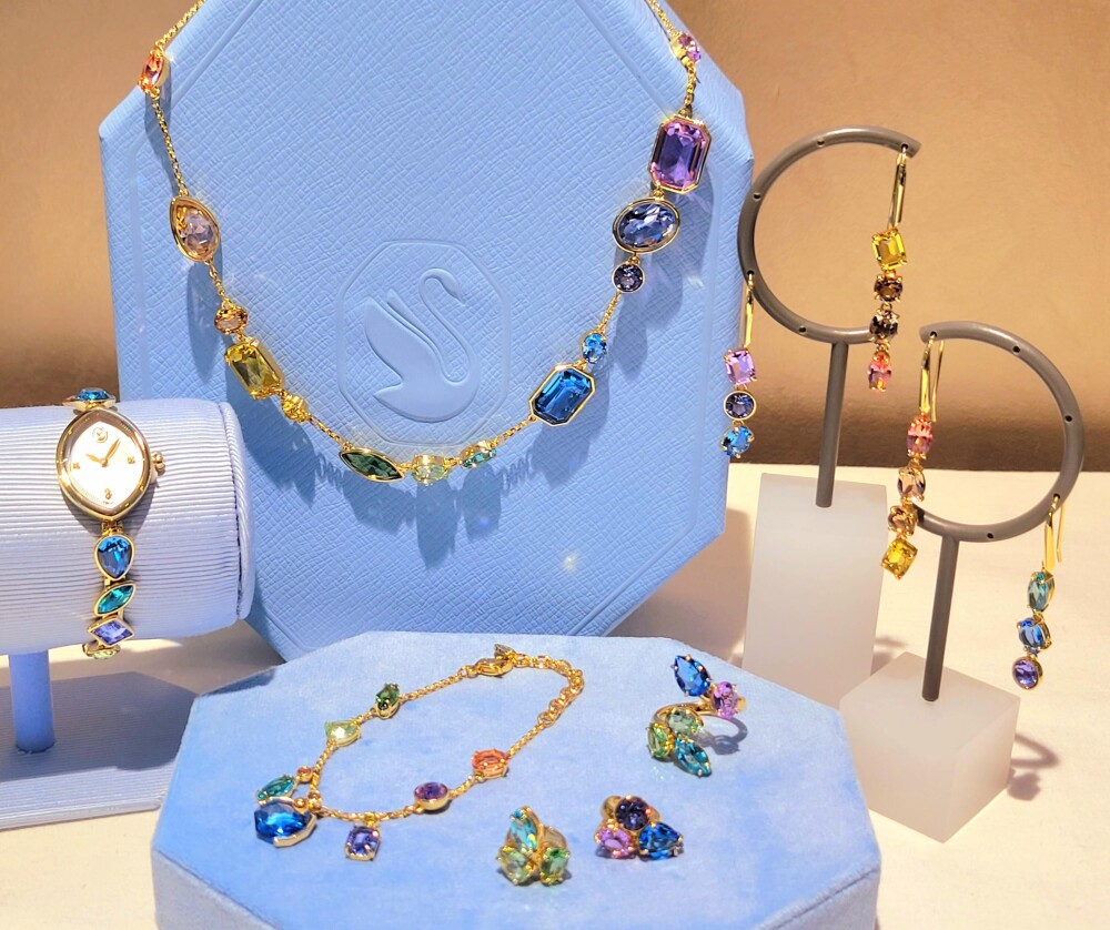 SWAROVSKI🌈遊び心溢れるカラフルジュエリー💎