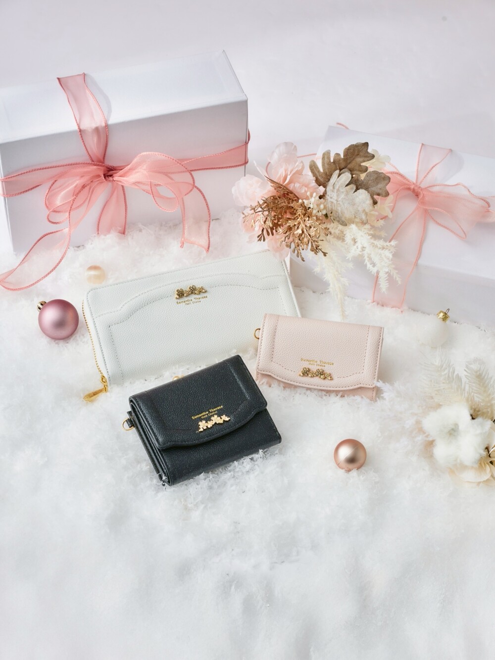 🌸新作🌸 ラメフラワービジュー 長財布