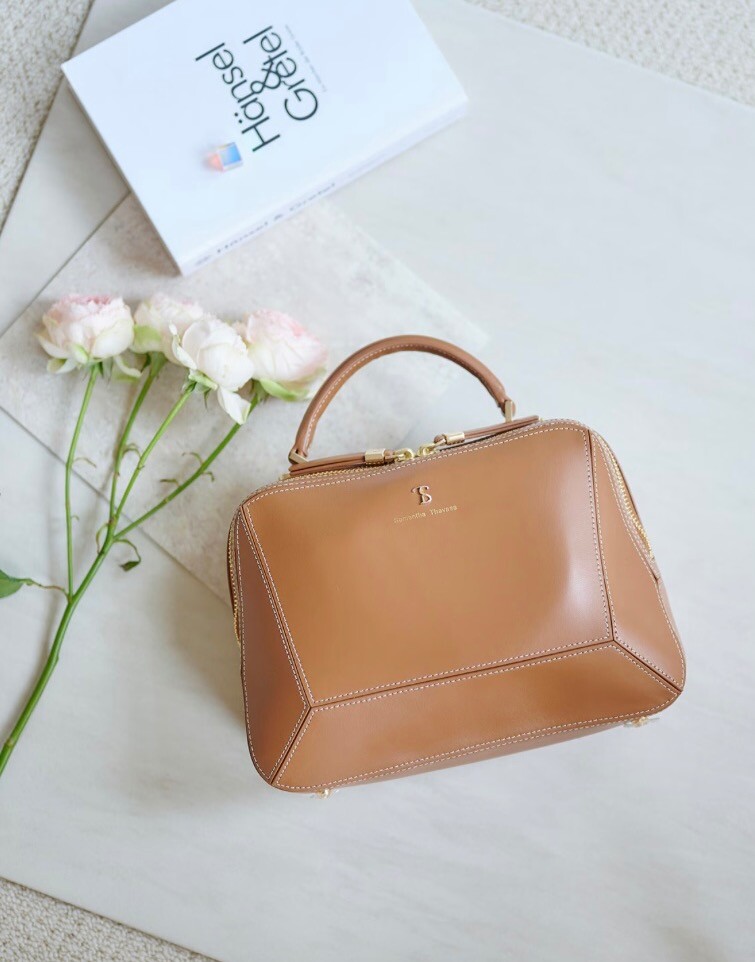 ✨スタッフオススメ✨【パネルスプリットレザーワンハンドルバッグ】