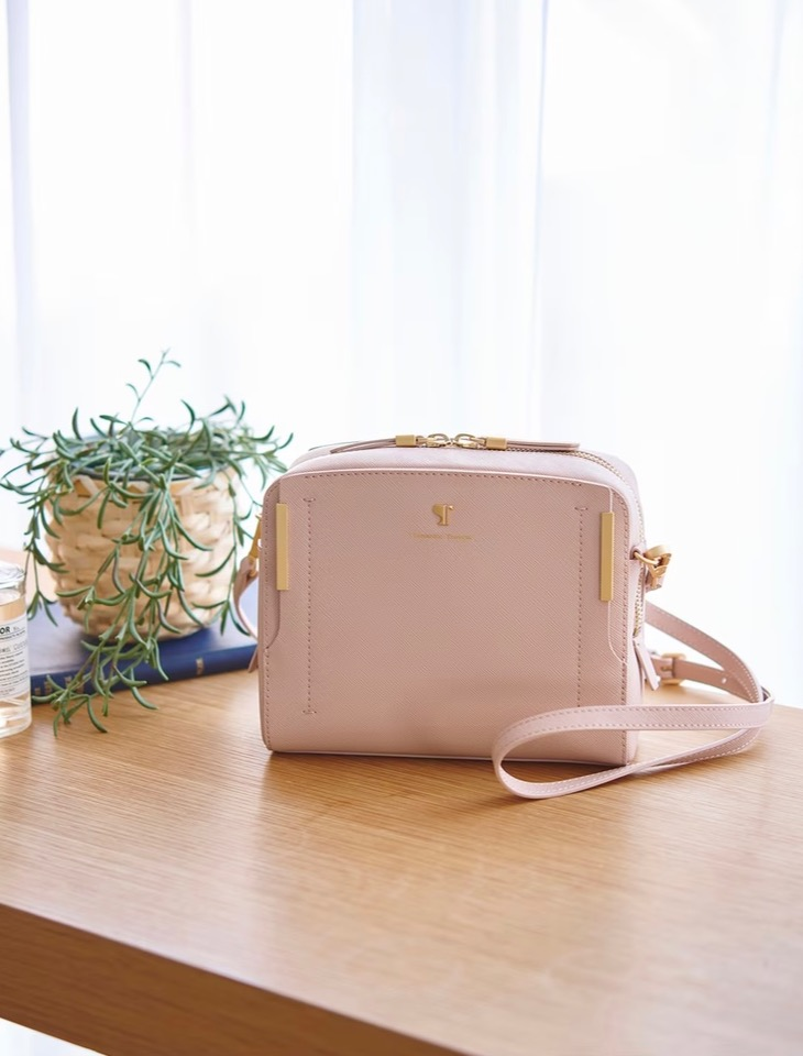 大人気✨ショルダーバッグ【Pomme d'espoir ポムディスポワール ワンカラーショルダーバッグ】