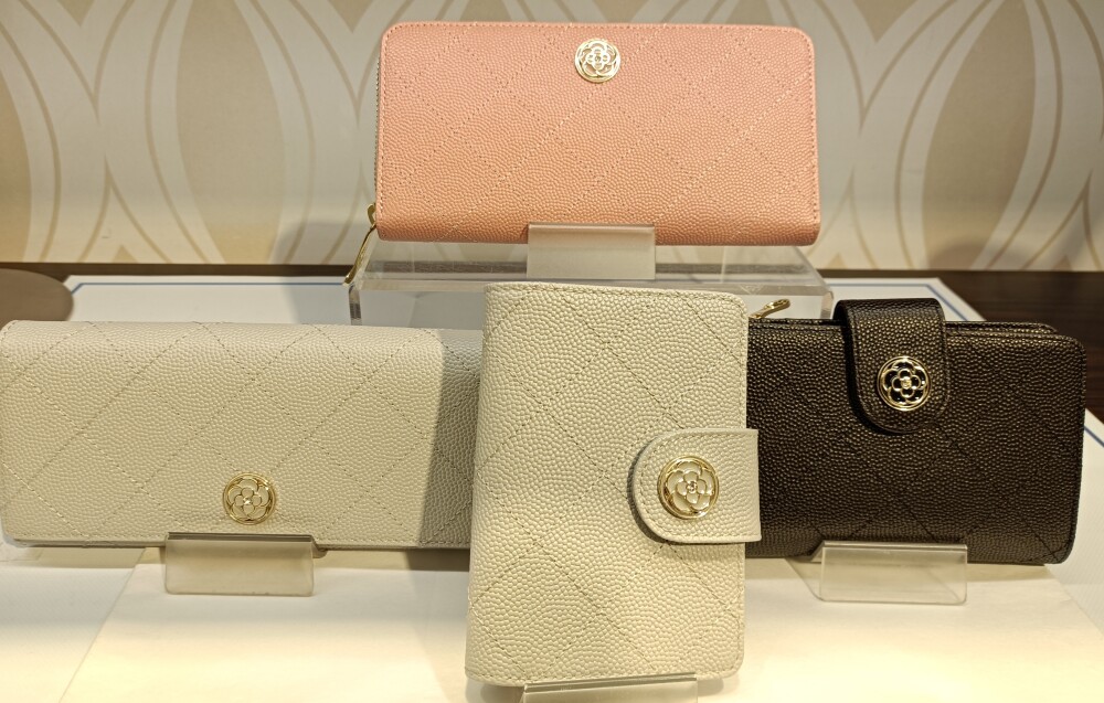 クレイサス財布新作入荷