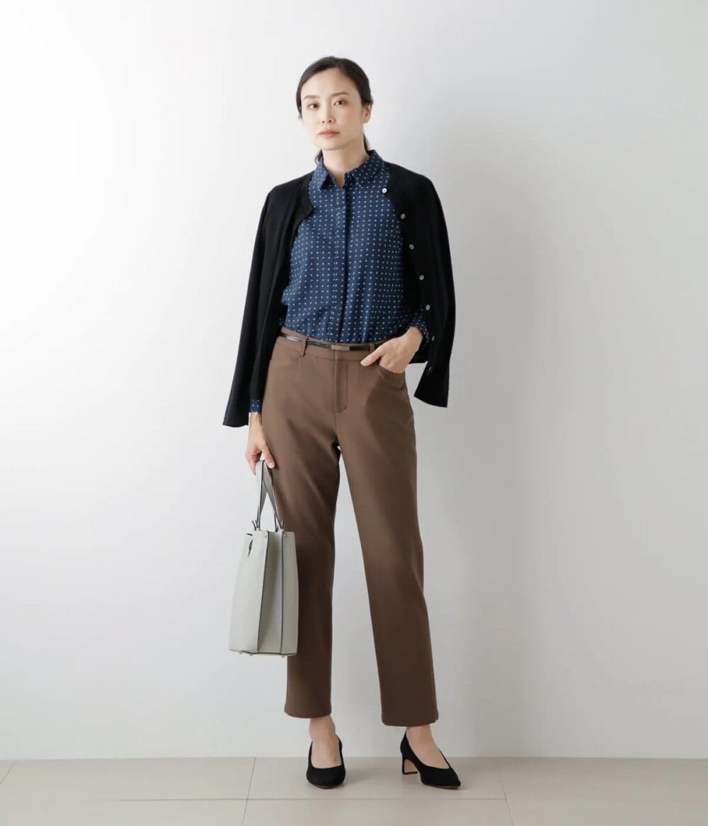 【NEWYORKER】バックブラッシュツイル　テーパードパンツ